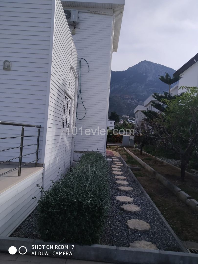 VILLA ZUM VERKAUF IN KYRENIA / LAPTA ** 