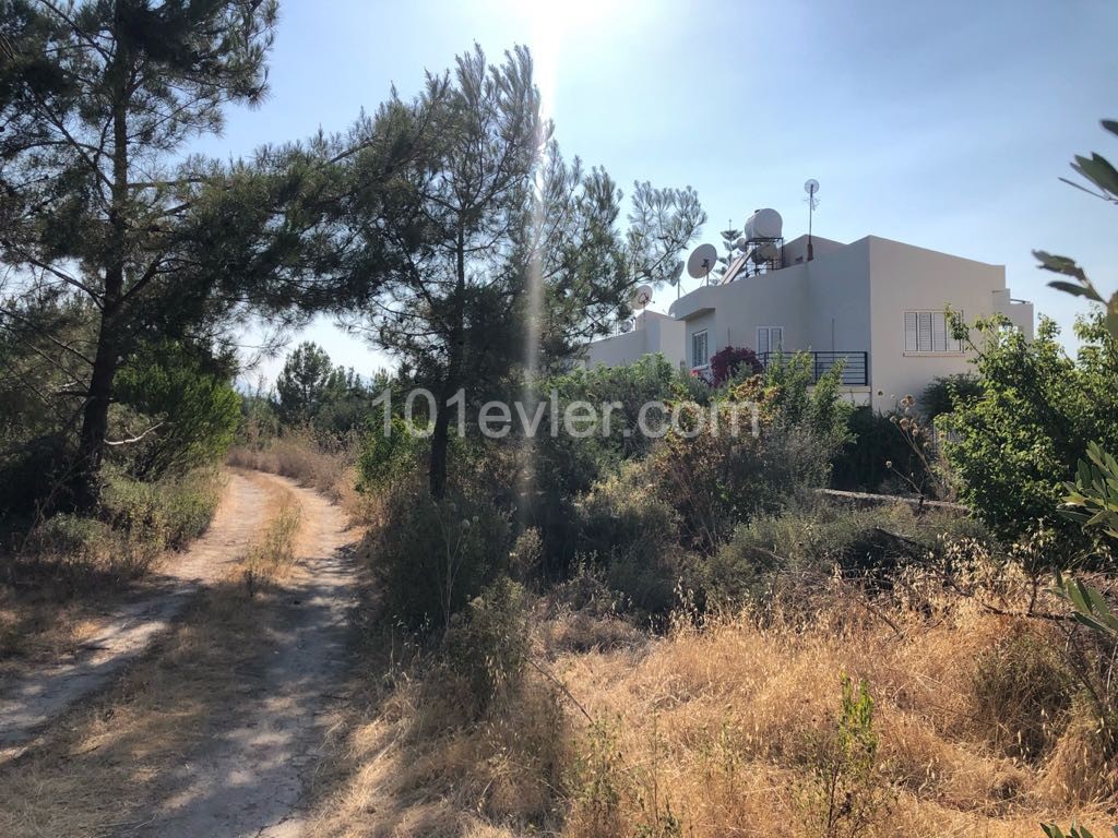 Residential Zoned Plot For Sale in Çatalköy, Kyrenia