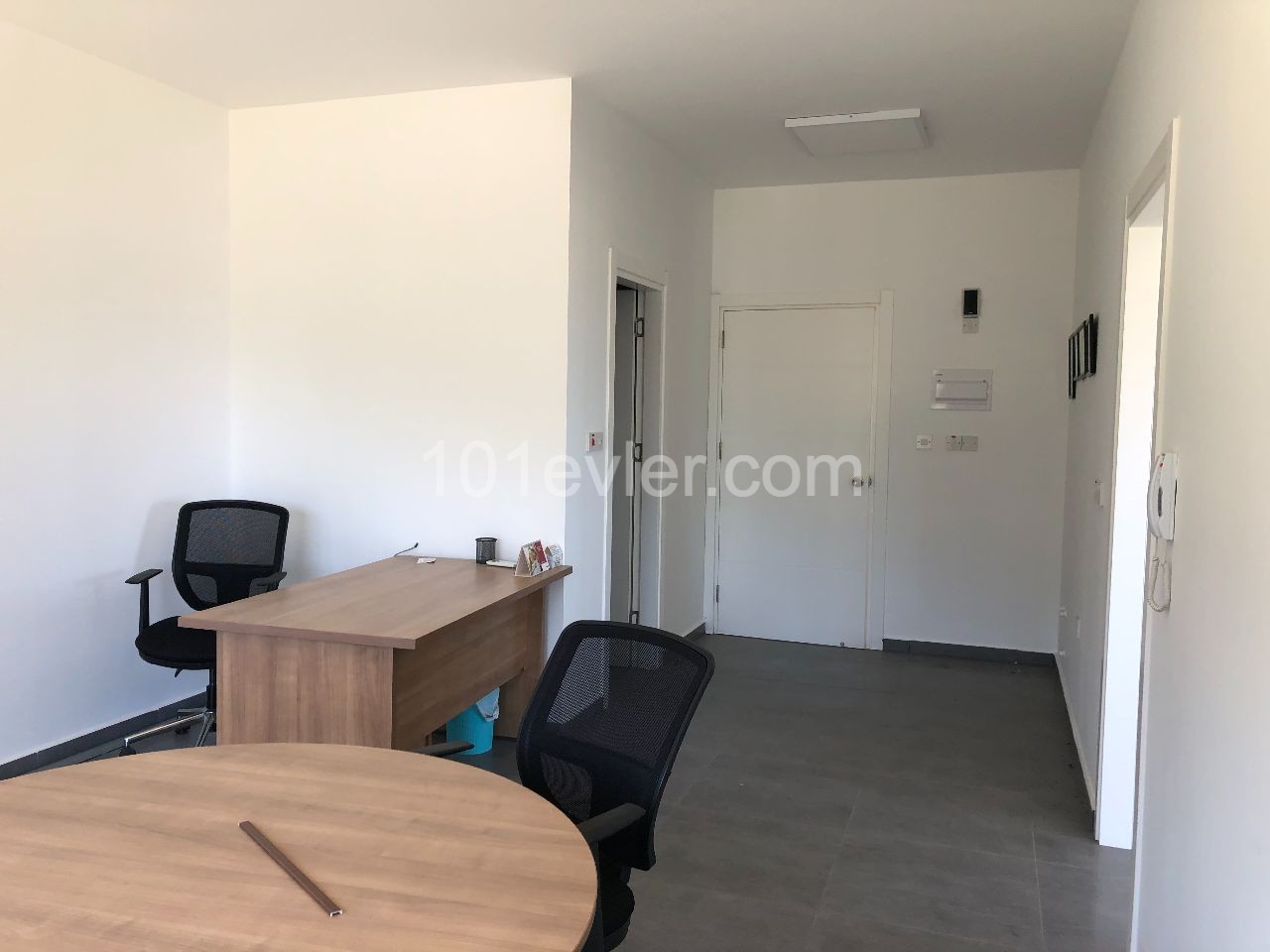 Office To Rent in Karaoğlanoğlu, Kyrenia