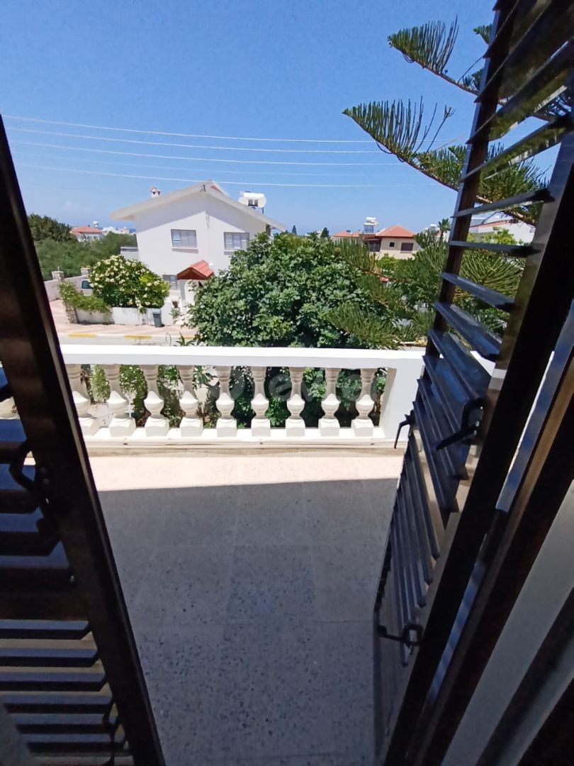 Large 3 bedroom detached house for sale, located by the sea, within walking distance of Kyrenia Center ** 