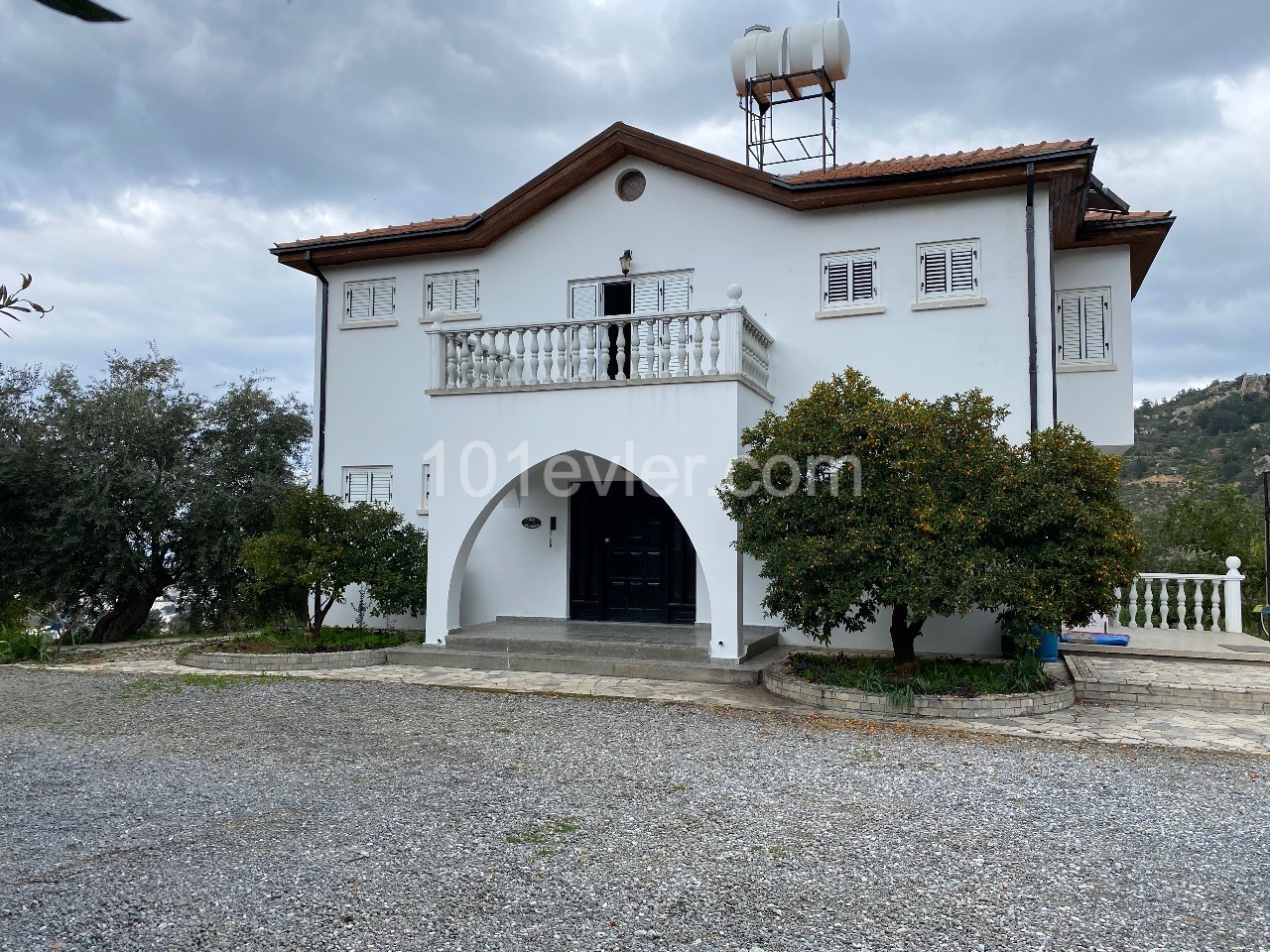 Detached house for sale in Lapta Başpınar, with an unobstructed sea view, within 3.5 donums ** 