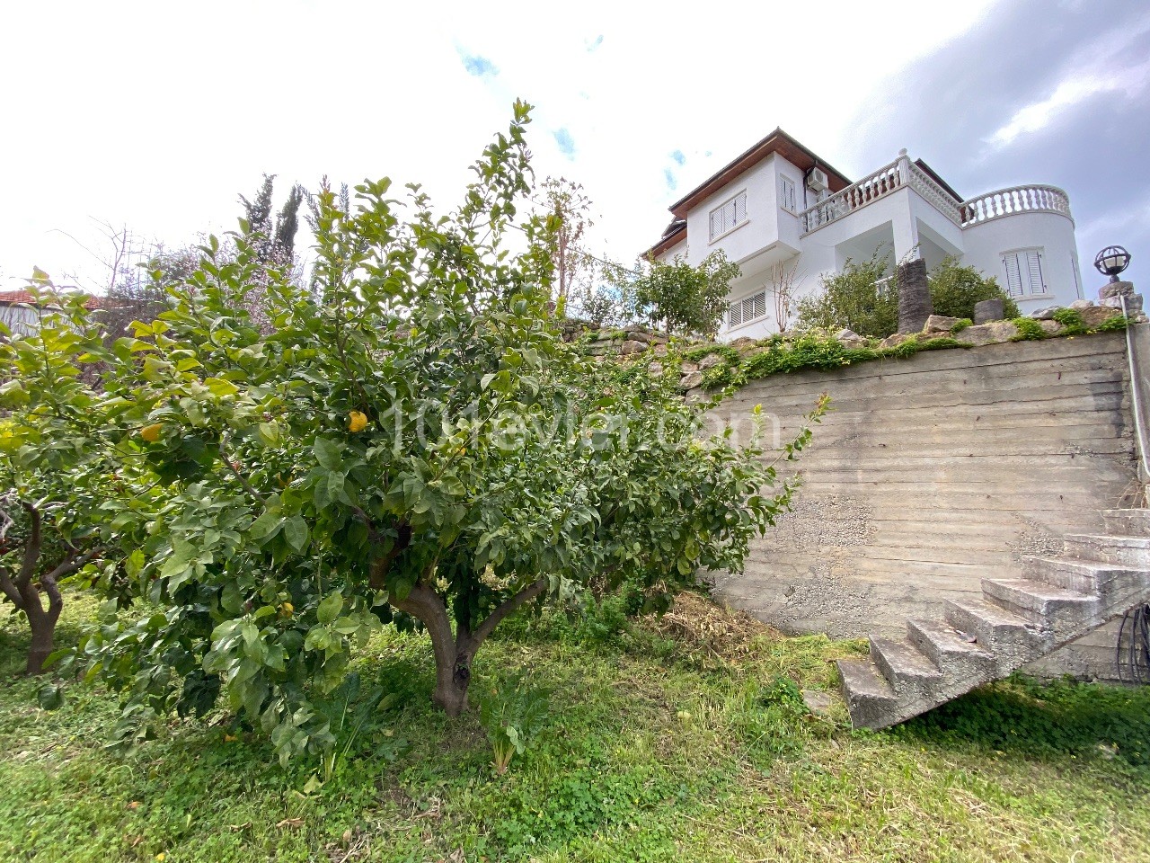 Detached house for sale in Lapta Başpınar, with an unobstructed sea view, within 3.5 donums ** 