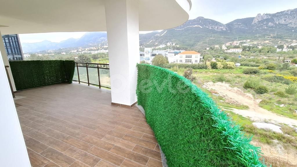 Wir bieten luxuriöse Apartments mit 3 Schlafzimmern im Zentrum von Kyrenia. ** 