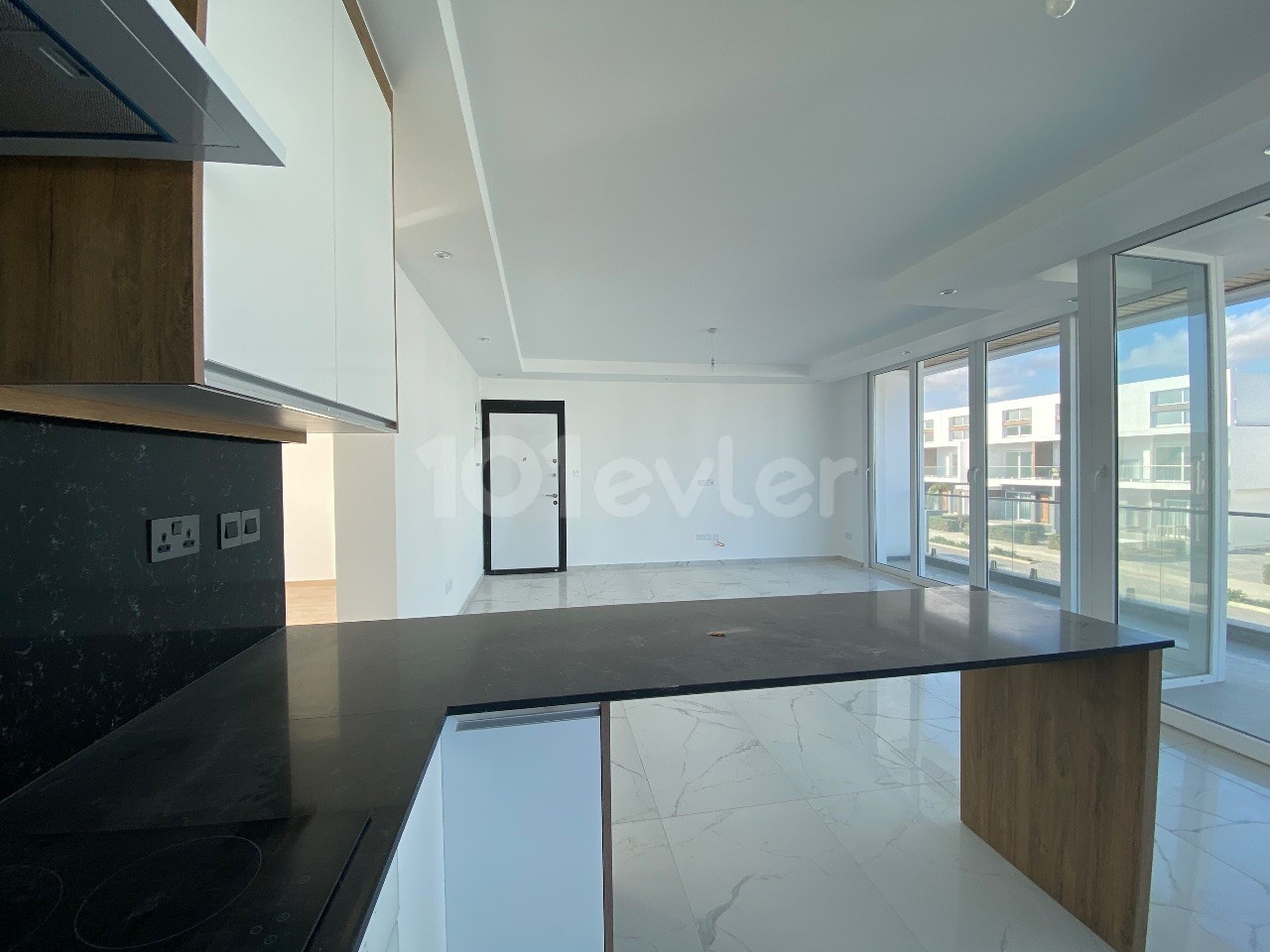 Iskele is a 2+1 Penthouse Located on the Bosphorus, in a Complex with Many Facilities ** 