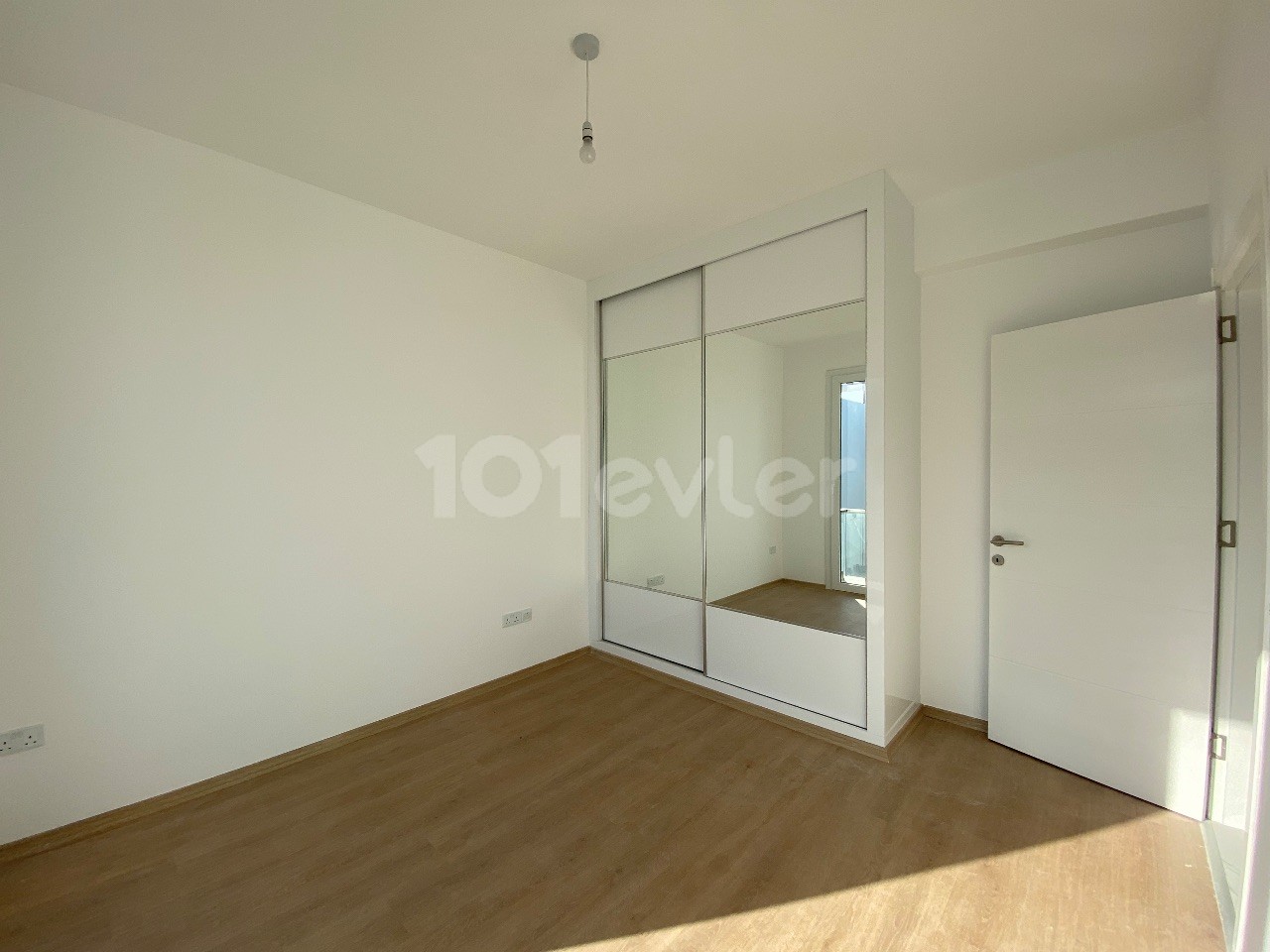 Iskele is a 2+1 Penthouse Located on the Bosphorus, in a Complex with Many Facilities ** 