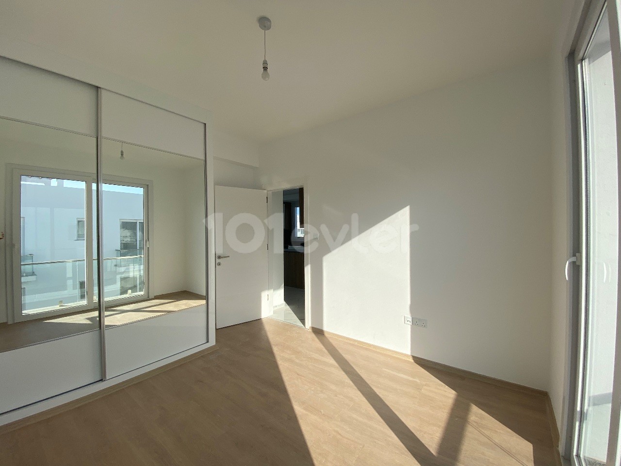 Iskele is a 2+1 Penthouse Located on the Bosphorus, in a Complex with Many Facilities ** 