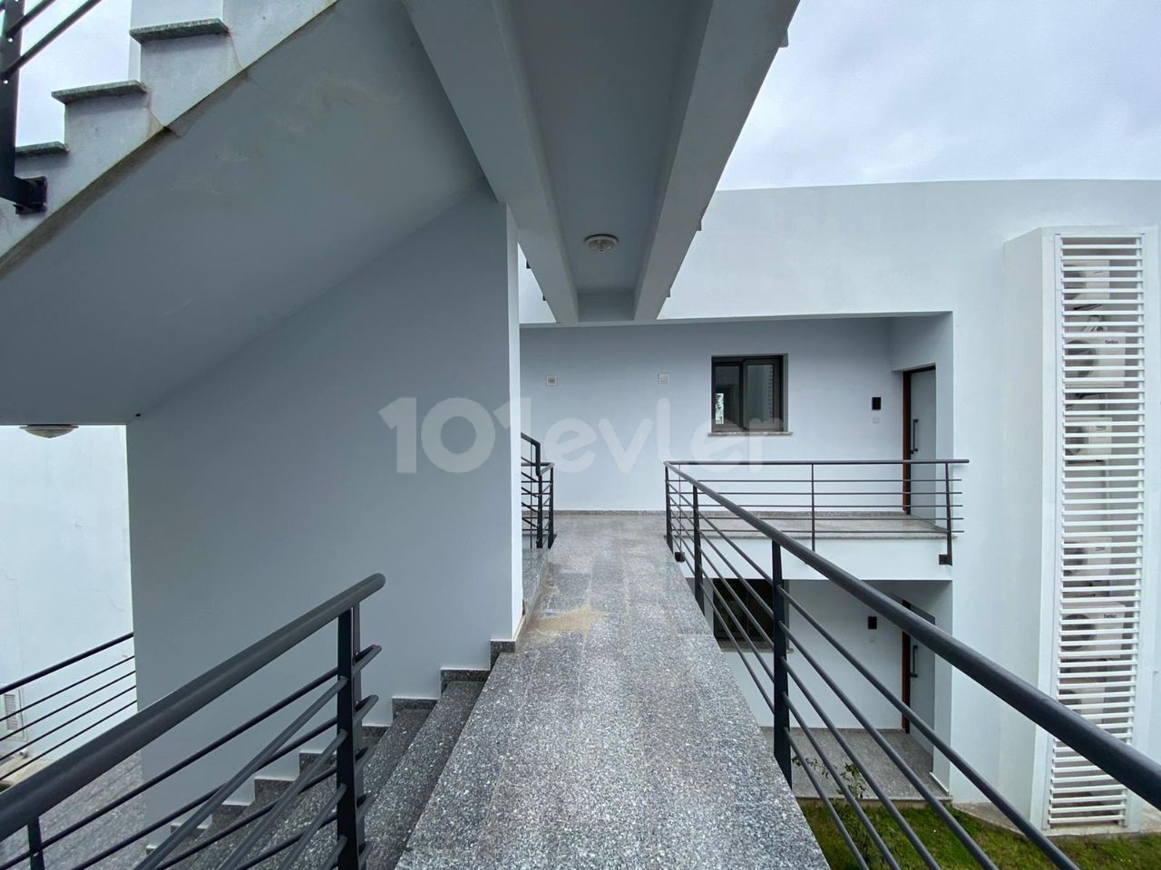 Penthouse mit Blick auf die Berge in Kyrenia Ozanköy ** 