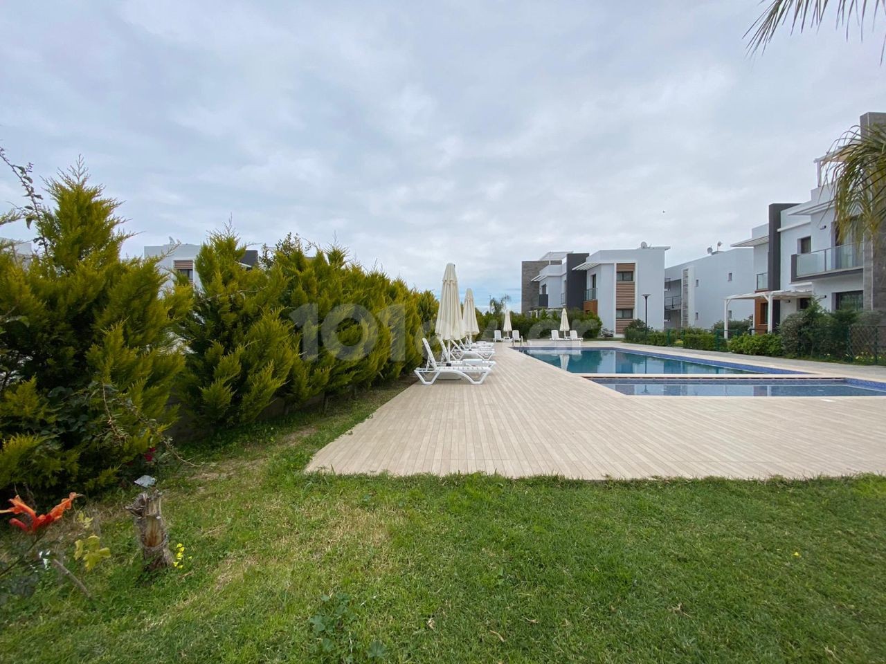 Penthouse mit Blick auf die Berge in Kyrenia Ozanköy ** 