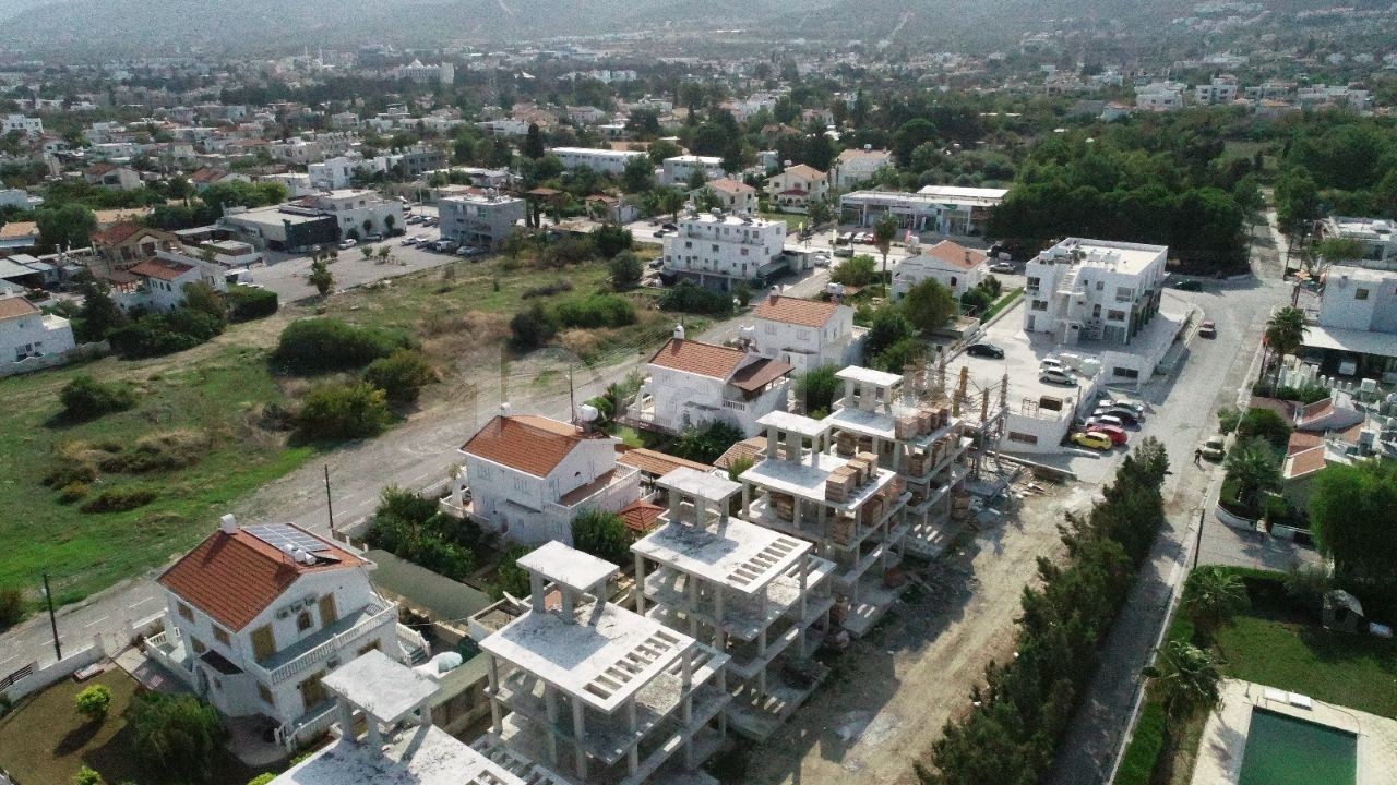 Girne Karaoğlanoğlu'da Yer Alan Muhteşem Havuzlu Modern Triple İkiz Villalar