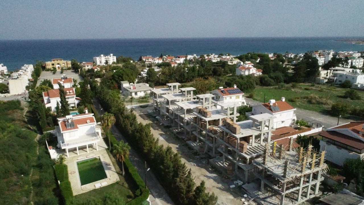 Modern Triple Twin Villas with a Magnificent Pool Located in Kyrenia Karaoglanoglu ** 