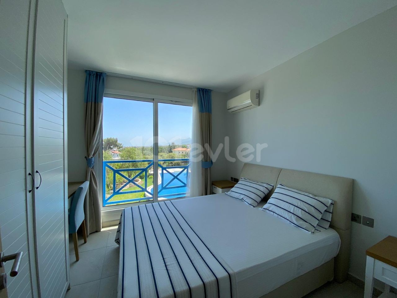 Geräumige Penthouse-Wohnung zum Verkauf mit Meer - und Bergblick in Kyrenia, Alsancak ** 