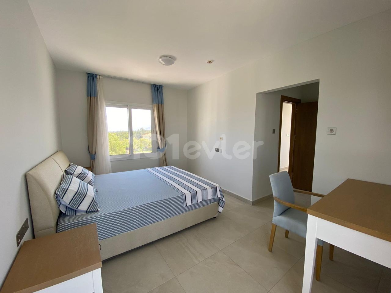 Geräumige Penthouse-Wohnung zum Verkauf mit Meer - und Bergblick in Kyrenia, Alsancak ** 