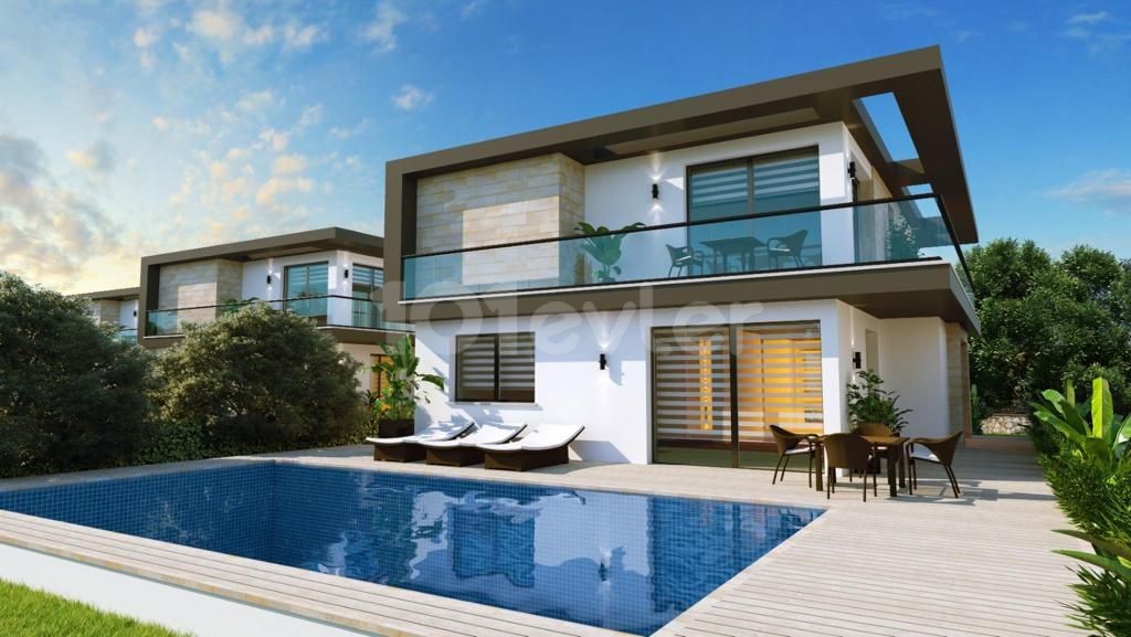 Girne, Çatalköy'de Havuzlu ve Manzaralı Site İçerisinde Bulunan Oldukça Modern 4+1 Villa