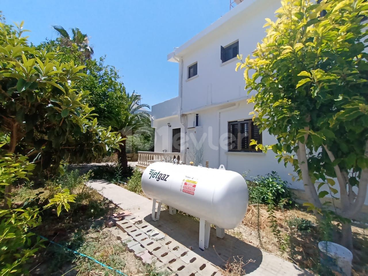 Girne'de ferah, aydınlık 4+1 villa