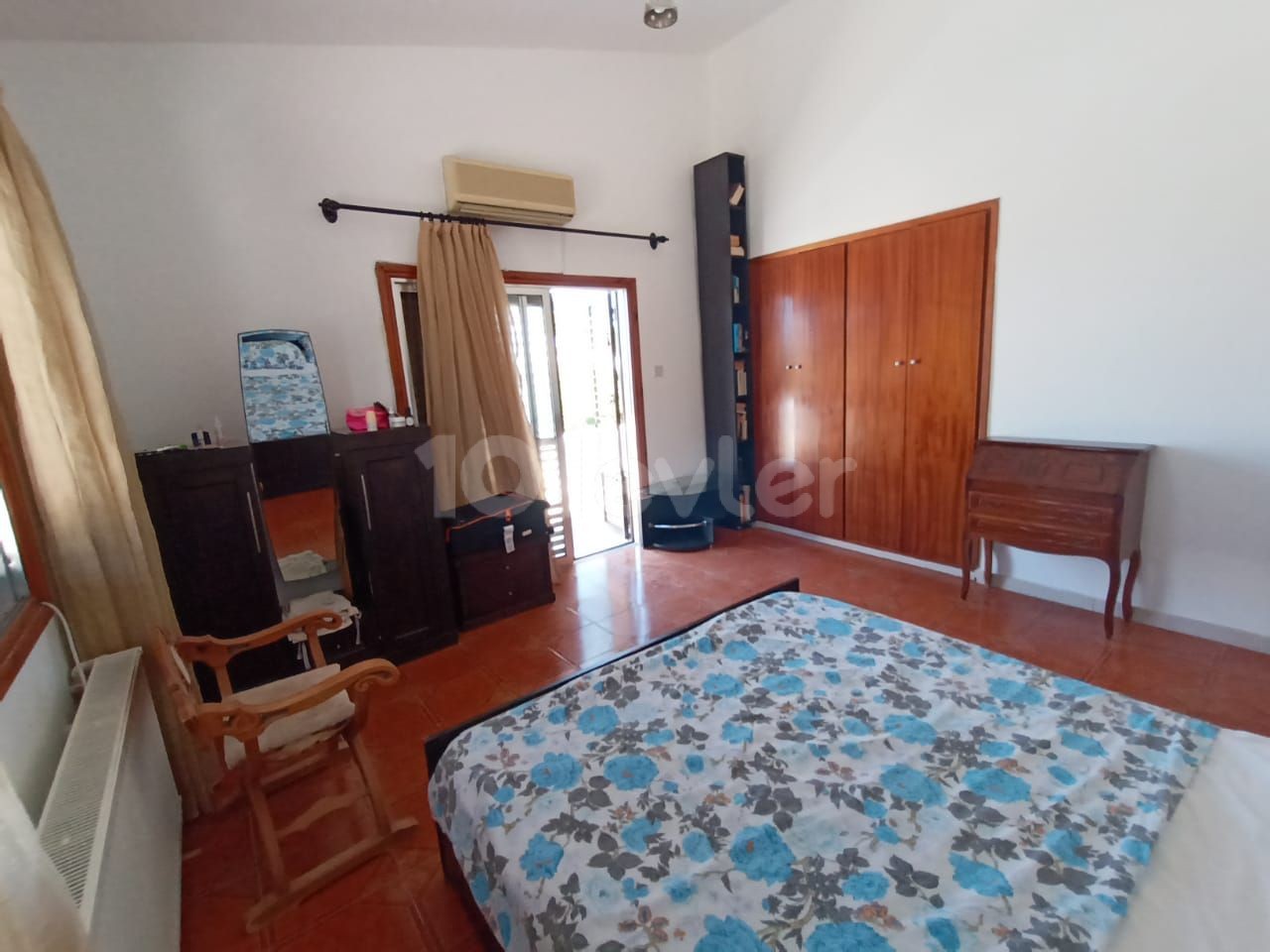 Girne'de ferah, aydınlık 4+1 villa