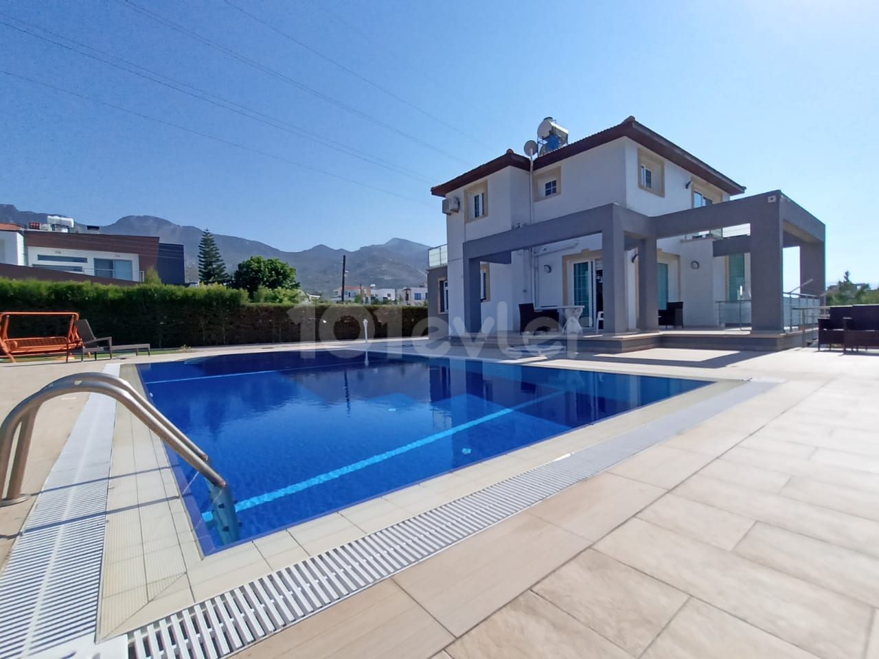 3+1 villa in Kyrenia Chatalköy. schöne Aussicht auf das Meer und die Berge. ** 