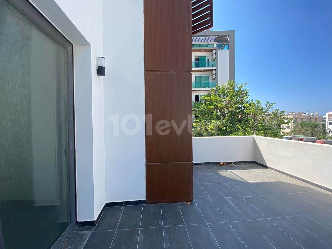 Girne Merkezde 2 Yatak Odalı Penthouse Özellikli Daire