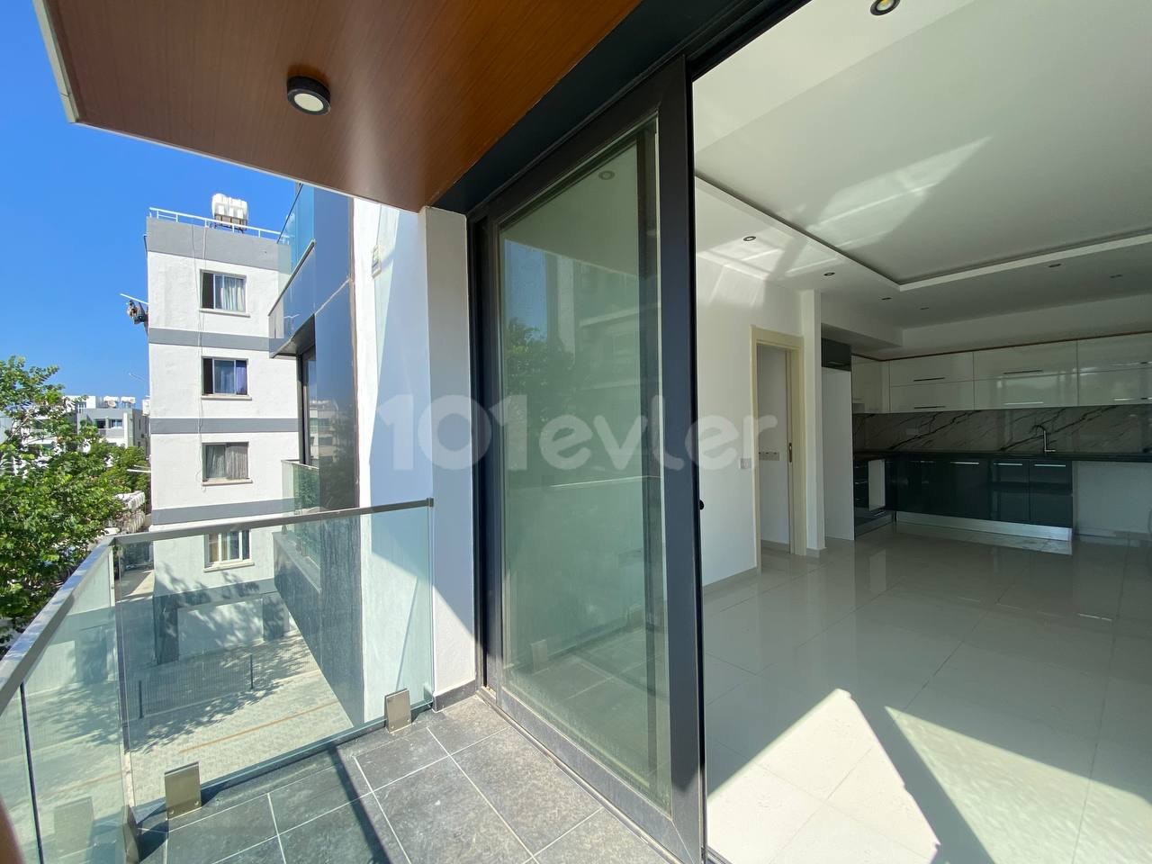 Girne Merkezde 2 Yatak Odalı Penthouse Özellikli Daire