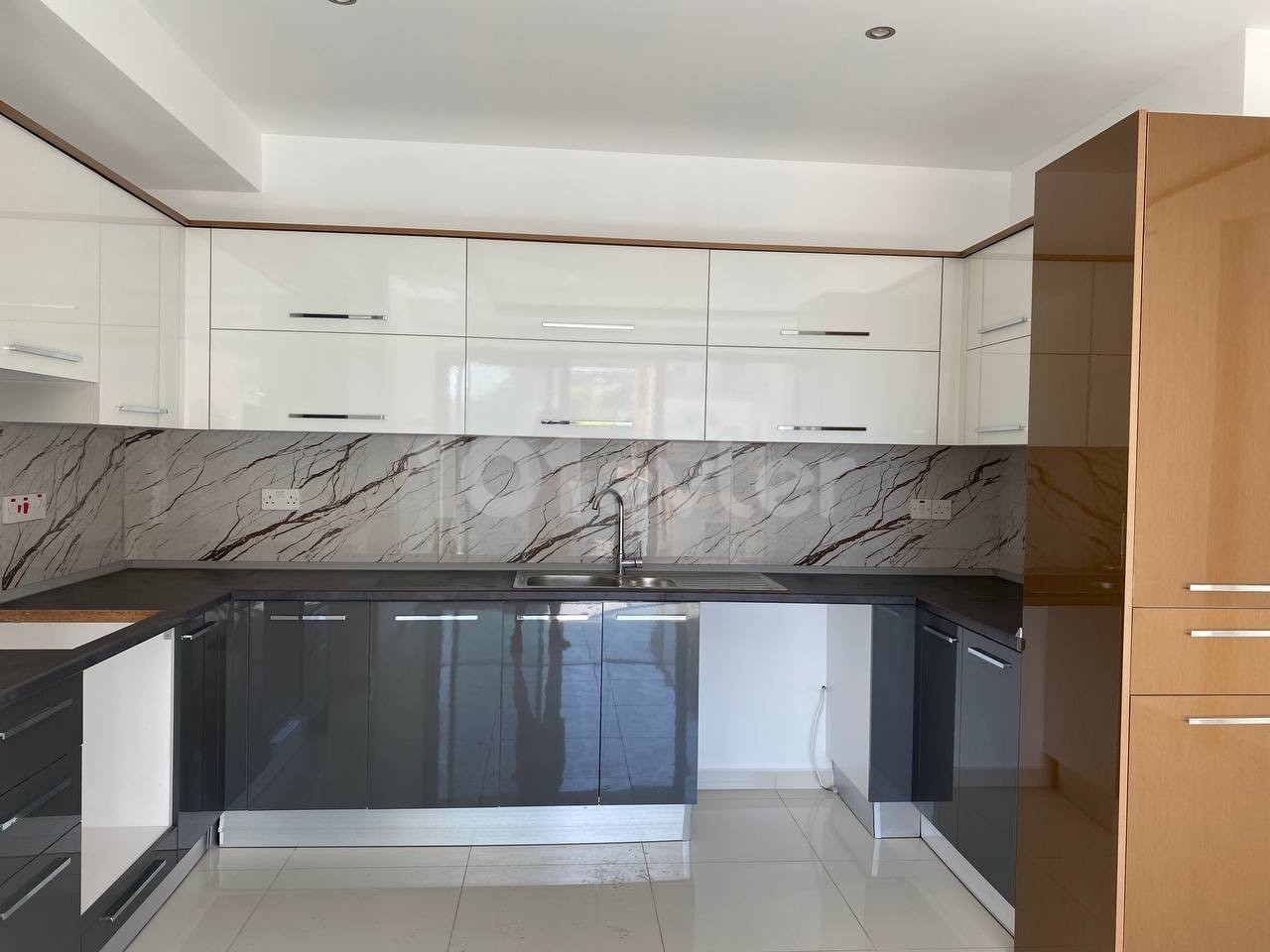 Girne Merkezde 2 Yatak Odalı Penthouse Özellikli Daire