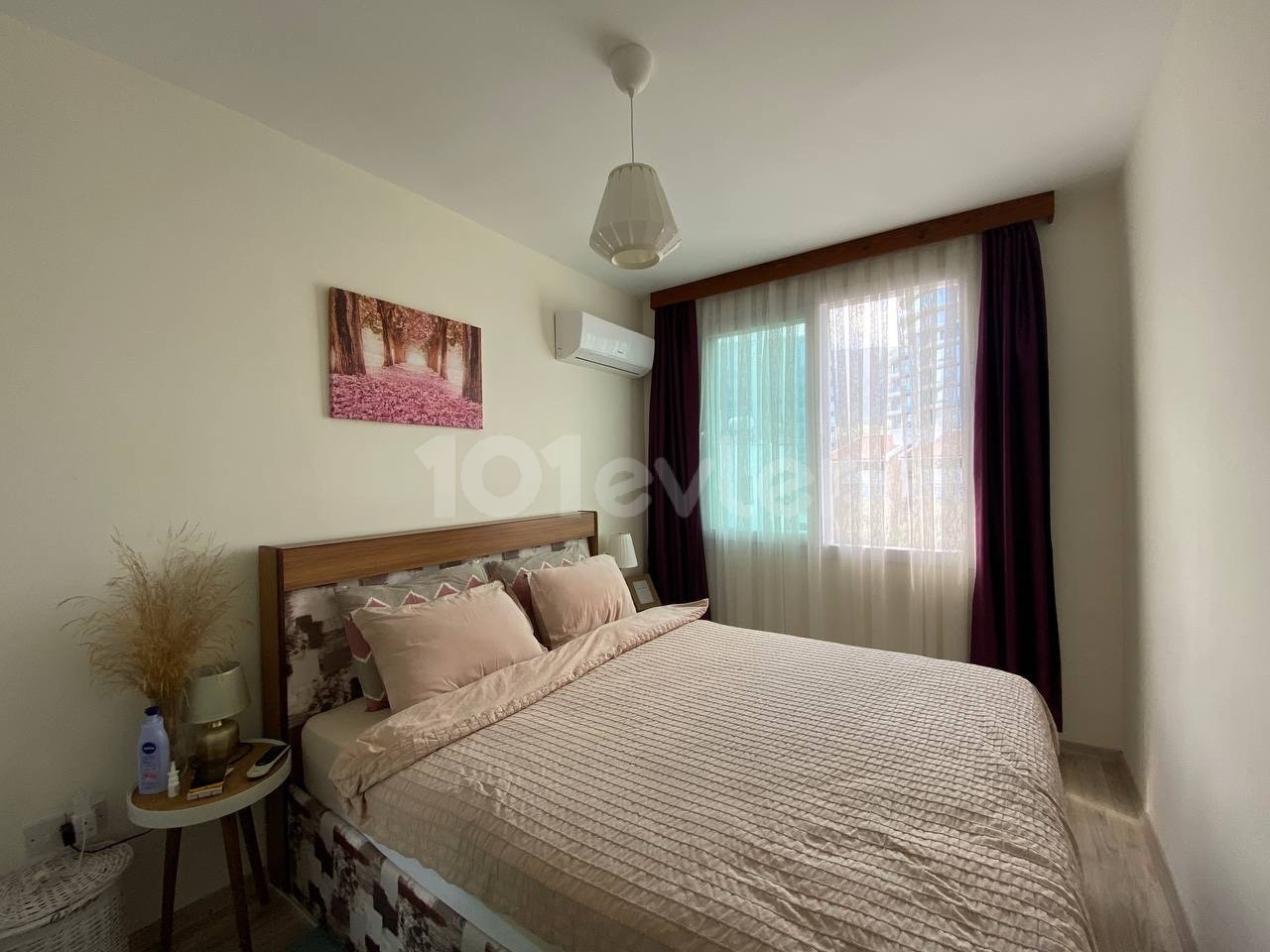 Our apartment is located in the center of Kyrenia, behind the 1-Bedroom Piabella Hotel, close to the circle with a green area and access to everywhere ** 