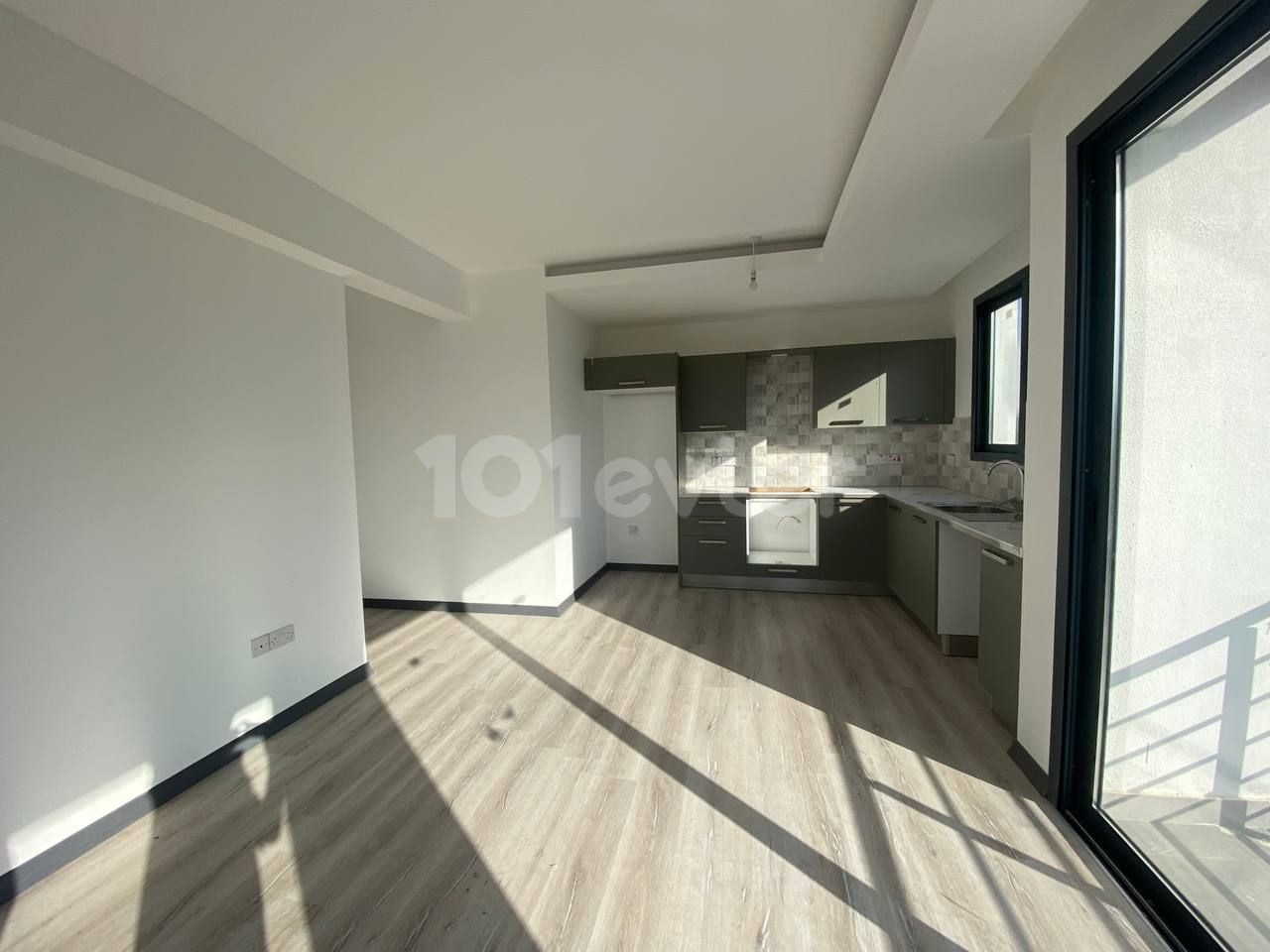 Penthouse zu verkaufen in Ozankoy, Kyrenia mit 2 Schlafzimmern und 50m2 Terrasse, bereit zum Einzug und bereit zu vermieten.