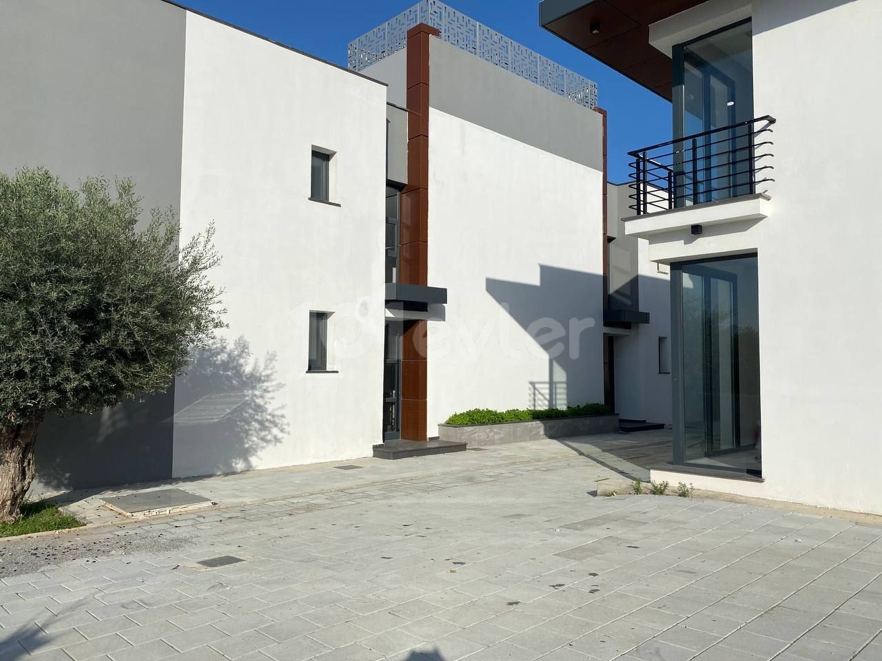 Penthouse zu verkaufen in Ozankoy, Kyrenia mit 2 Schlafzimmern und 50m2 Terrasse, bereit zum Einzug und bereit zu vermieten.