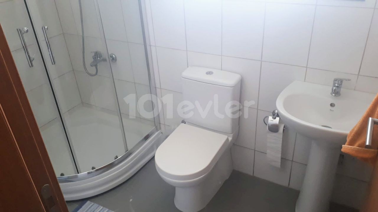 Alsancak'ta 200 m² yüzme havuzlu güzel 4+1 kiralık villa.