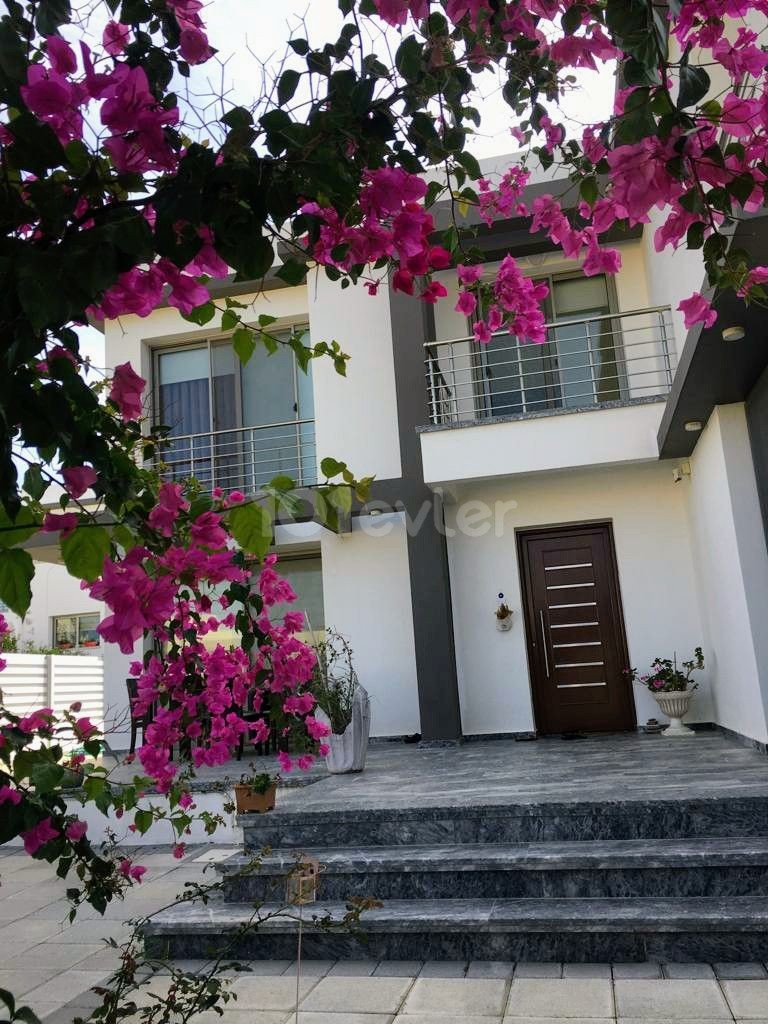 Villa To Rent in Alsancak, Kyrenia