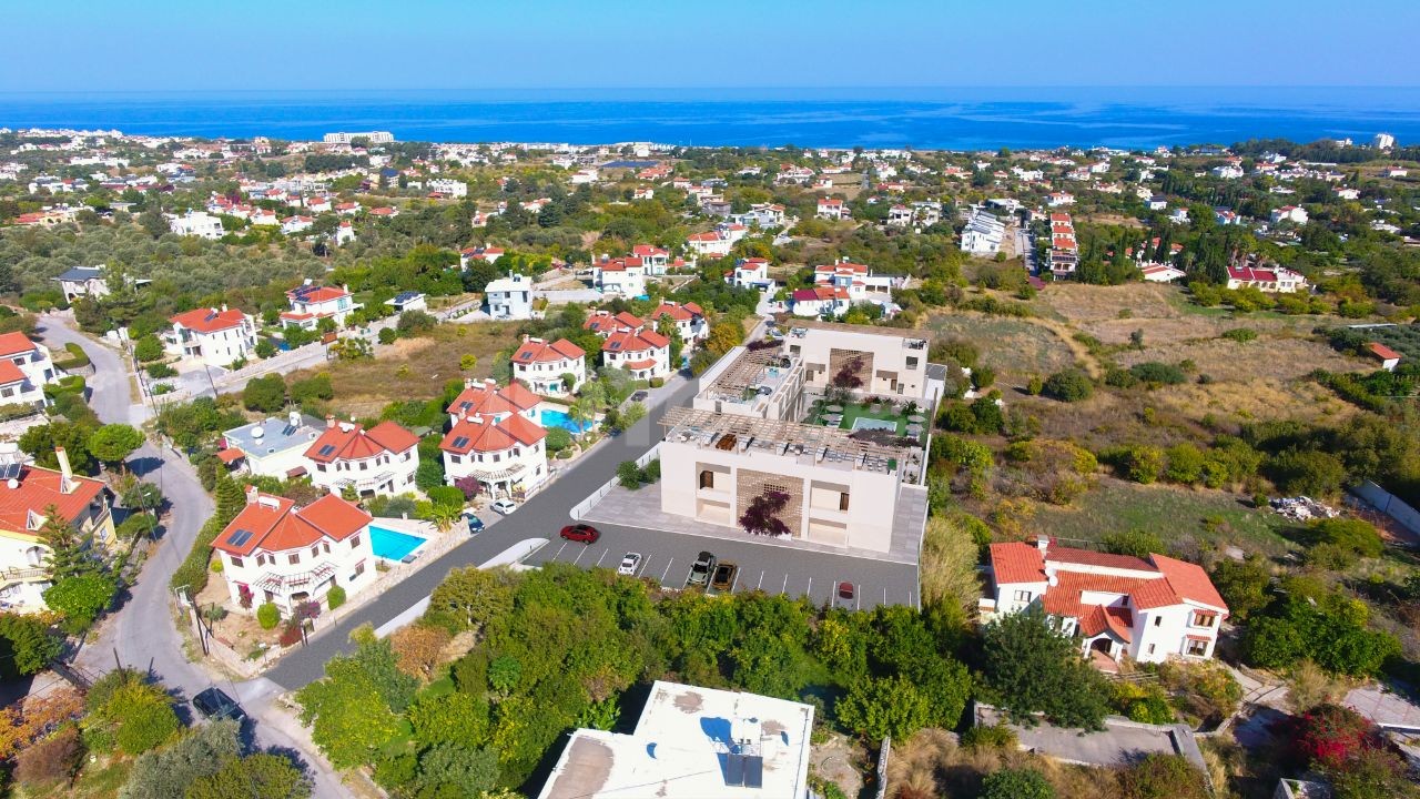 Unser neues Projekt in Girne Lapta, bestehend aus Apartments mit 1 und 2 Schlafzimmern, Berg- und Meerblick, Loft- und Maisonette-Wohnungen mit Gemeinschaftspool