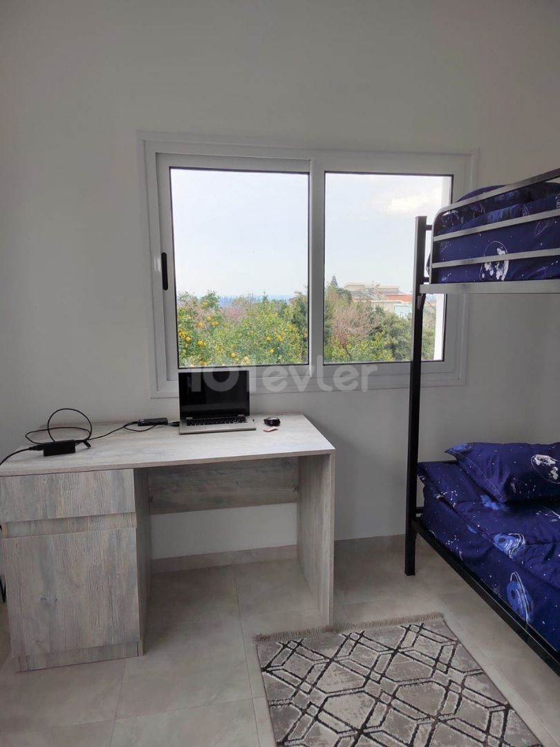 Kyrenia Lapta Garten Erdgeschoss und Meerblick in Kyrenia Lapta, 2 Schlafzimmer Eckapartment mit Garten und Meerblick, Gehentfernung zum neu gebauten Strand