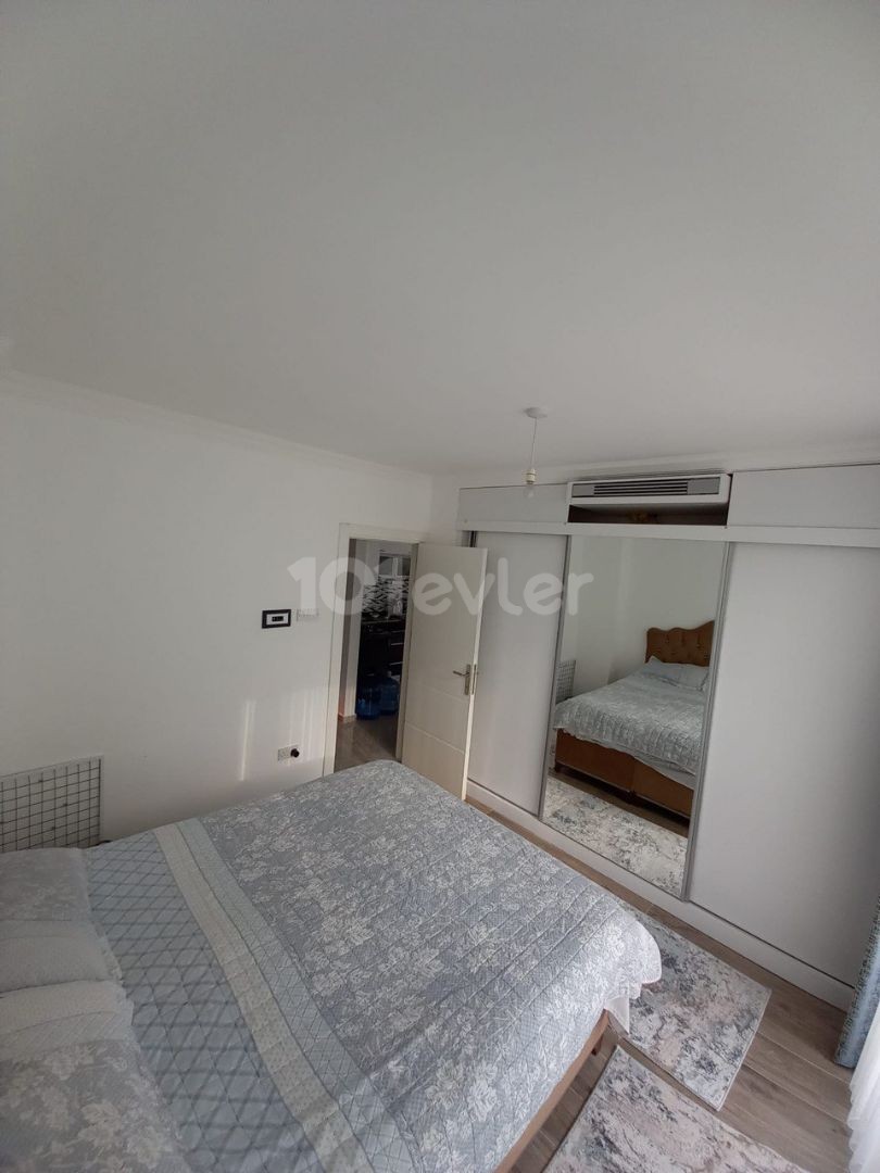 Unser komfortables 1-Zimmer-Apartment mit Berg- und Meerblick in einer gepflegten Anlage mit Pool in Lapta, Kyrenia