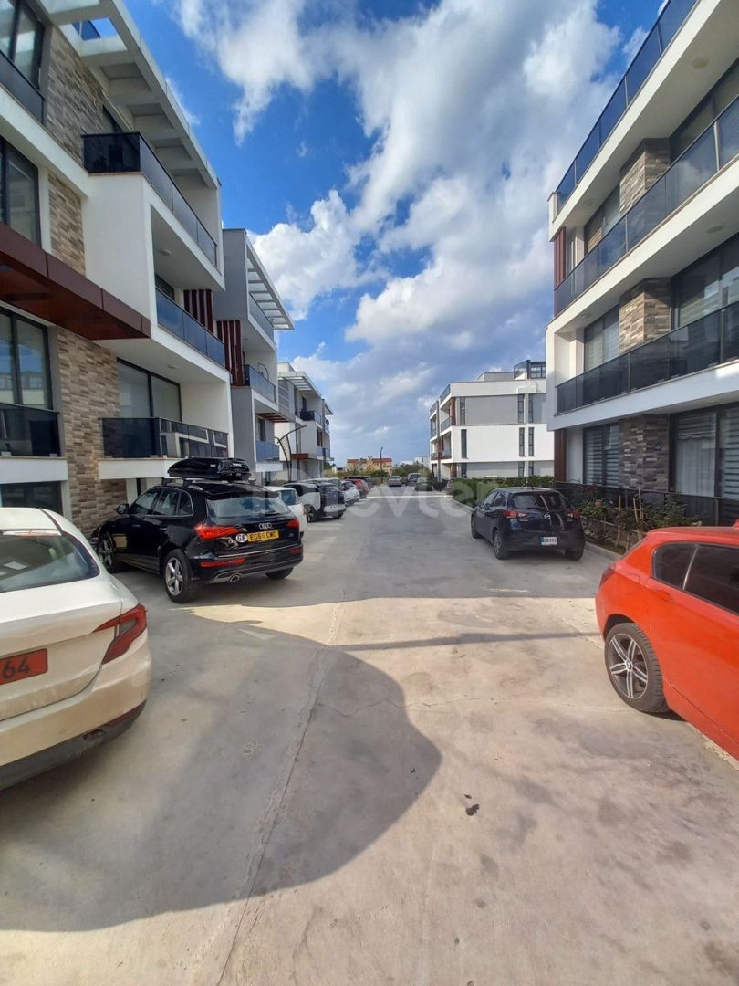 Unser komfortables 1-Zimmer-Apartment mit Berg- und Meerblick in einer gepflegten Anlage mit Pool in Lapta, Kyrenia