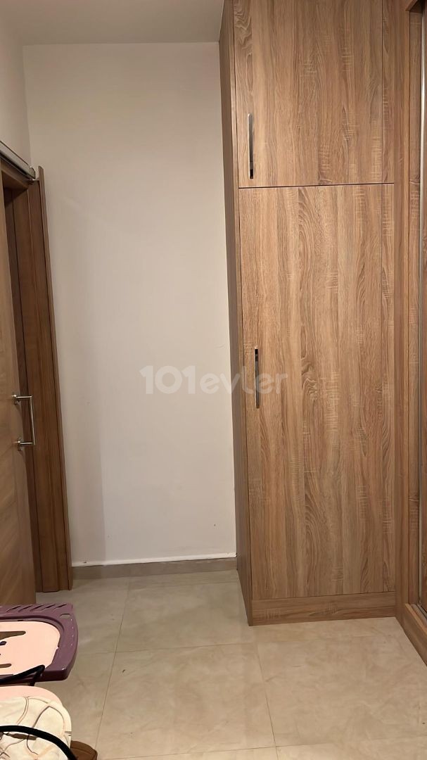 3+1 geräumige Wohnung in Kyrenia