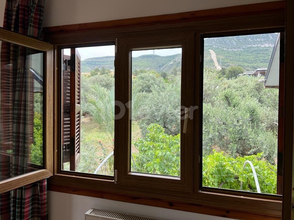 Unser Maisonette-Haus mit 2 Schlafzimmern, freistehendem Pool und Berg- und Meerblick in Girne Lapta