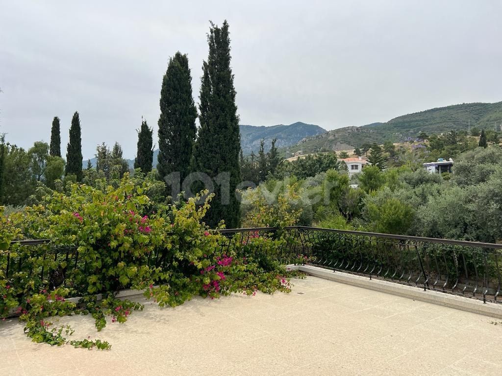 Unser Maisonette-Haus mit 2 Schlafzimmern, freistehendem Pool und Berg- und Meerblick in Girne Lapta