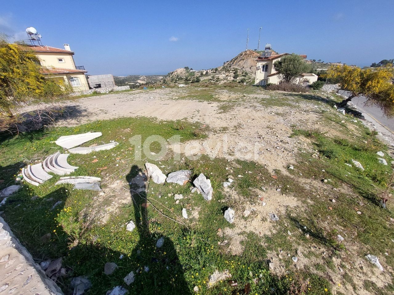Grundstück mit herrlicher Lage und unvergesslichem Meerblick zum Verkauf in Kyrenia ARAPKÖY