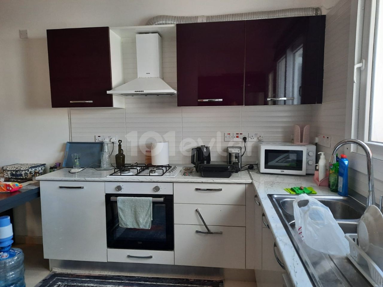 yenikent villa bölgesinde muhteşem konumlu 2 katlı binada satılık 2+1 daire