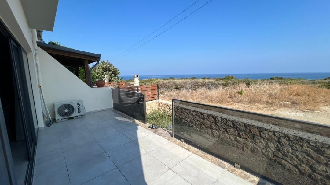 İKIZVILLA WITH MONTHLY PAYMENT, 50 METERS FROM THE SEA IN KARŞIYAK