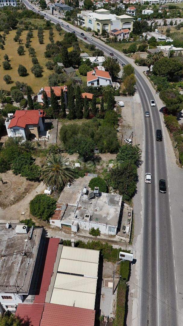 738 m² großes Grundstück zum Verkauf mit Gewerbegenehmigung in Kyrenia Ozanköy, NULL ZUR HAUPTSTRAßE
