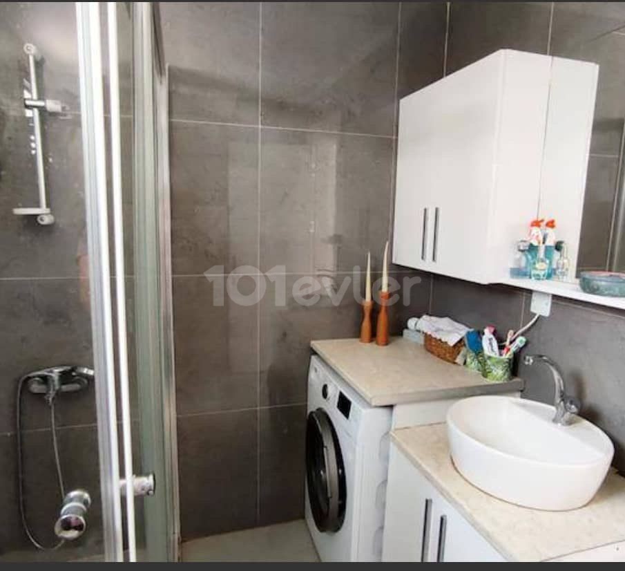 Girne Zeytinlik'te Full Eşyalı Taşınmaya Hazır 3+1 Havuzlu Muhteşem Penthouse