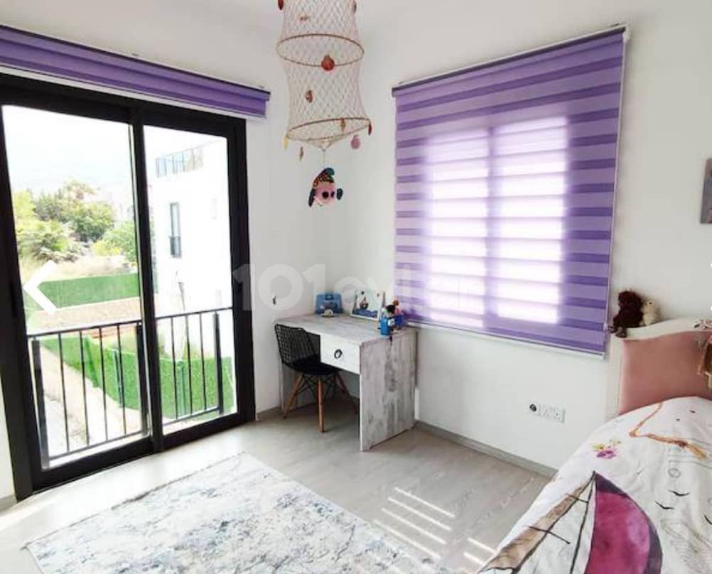 Girne Zeytinlik'te Full Eşyalı Taşınmaya Hazır 3+1 Havuzlu Muhteşem Penthouse