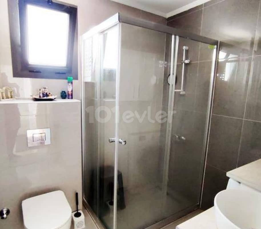 Girne Zeytinlik'te Full Eşyalı Taşınmaya Hazır 3+1 Havuzlu Muhteşem Penthouse