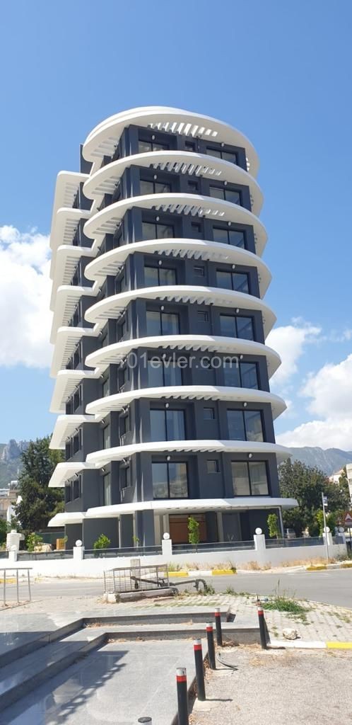 Complete building in the center of Kyrenia ** 