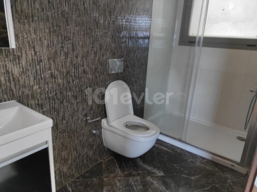 LUXURY 2+1 RESIDENCE APARTMENT FOR RENT IN THE CENTER OF KYRENIA ** 