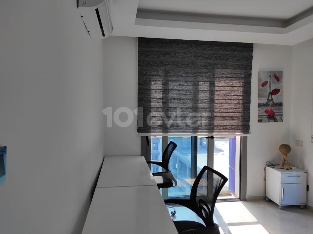 IM ZENTRUM VON KYRENIA ZU VERMIETEN LU LLOGARA 2 + 1 RESIDENCE WOHNUNG ** 