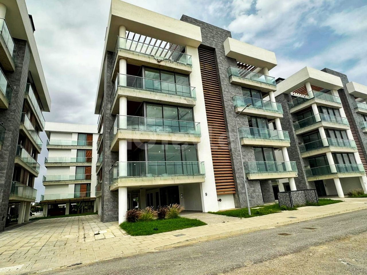 LUXURY COMPLETE APARTMENT FOR SALE IN INTENSE NICOSIA PROJECT! (6 PCS 3+1 - 2 PCS 2+1 PENTHOUSES)