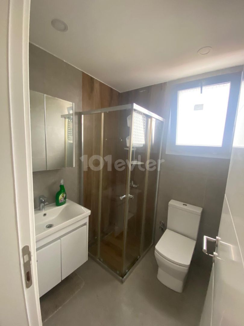 LEFKOŞA GÖNYELİ BÖLGESİNDE ANA CADDE ÜZERİ KİRALIK 2+1 EŞYALI DAİRE 