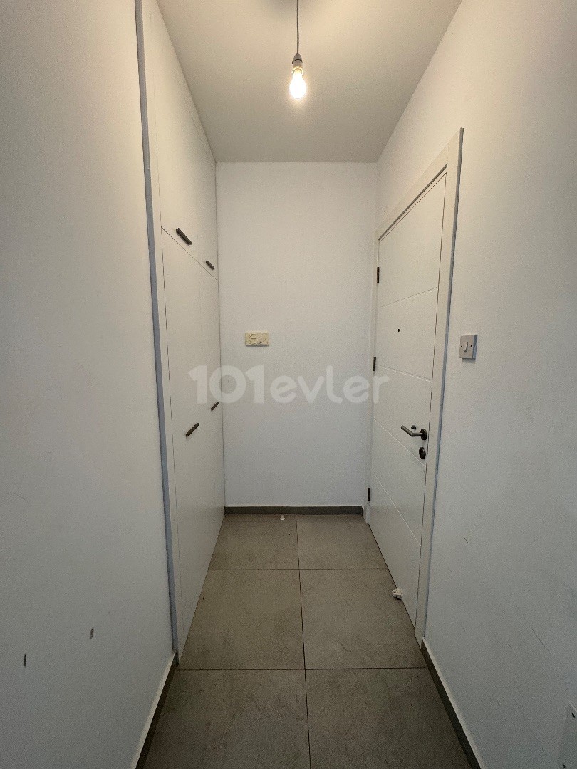 LEFKOŞA GÖNYELİ BÖLGESİNDE ANA CADDE ÜZERİ KİRALIK 2+1 EŞYALI DAİRE