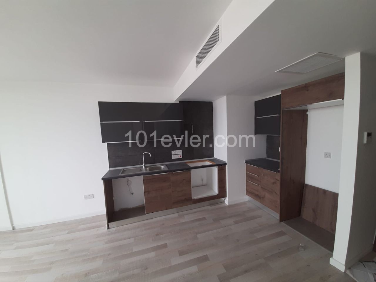 1+1 RESIDENCE FLAT IN CENTER OF FAMAGUSTA, NEAR EMU AND LEMAR ** 