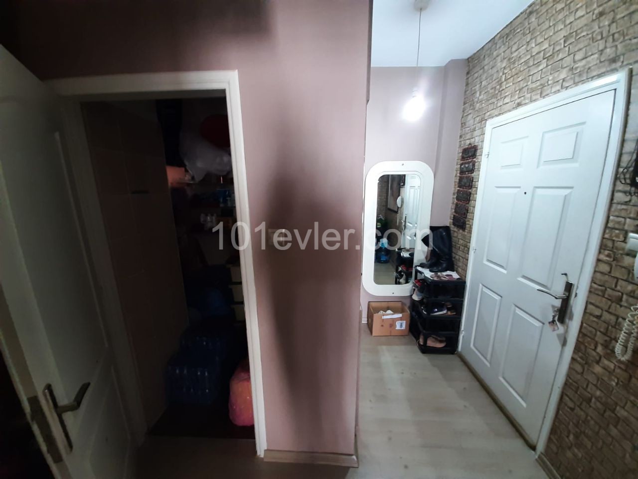 MAĞUSA MERKEZDE CITY MALL YAKINI SATILIK 3+1 ARA KAT DAİRE